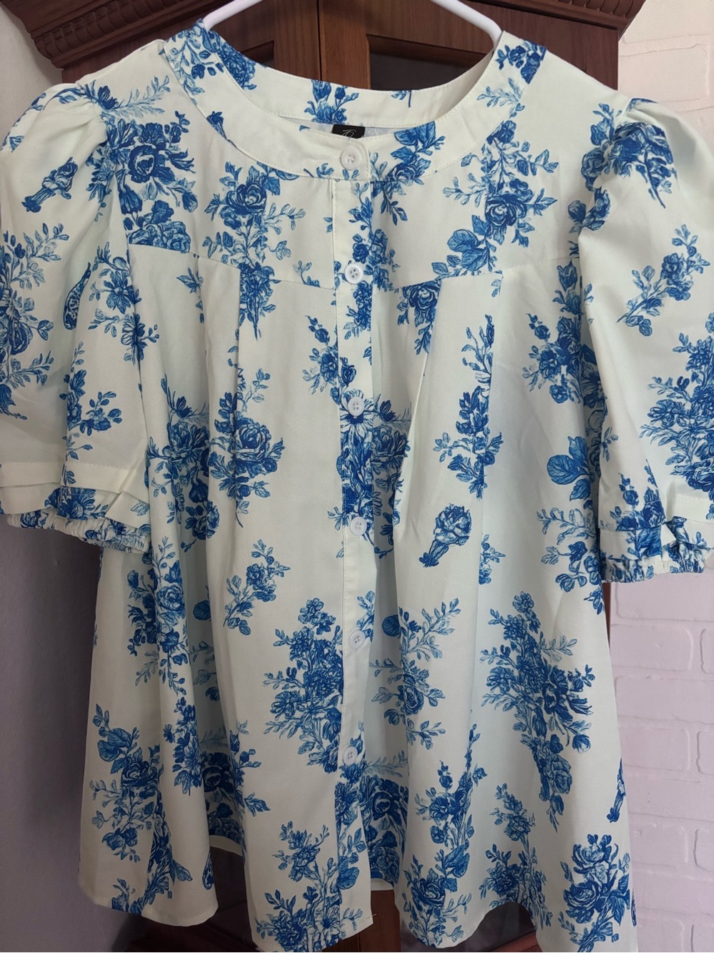 ✨ Blue Floral Button-Front Women’s Top ✨